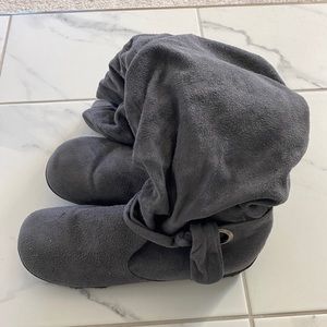 Gray flat boots. Size 10. Great condition.